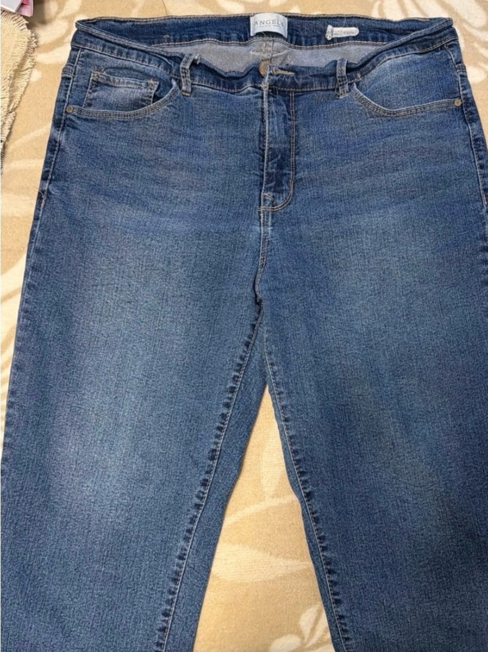 Angel Capris